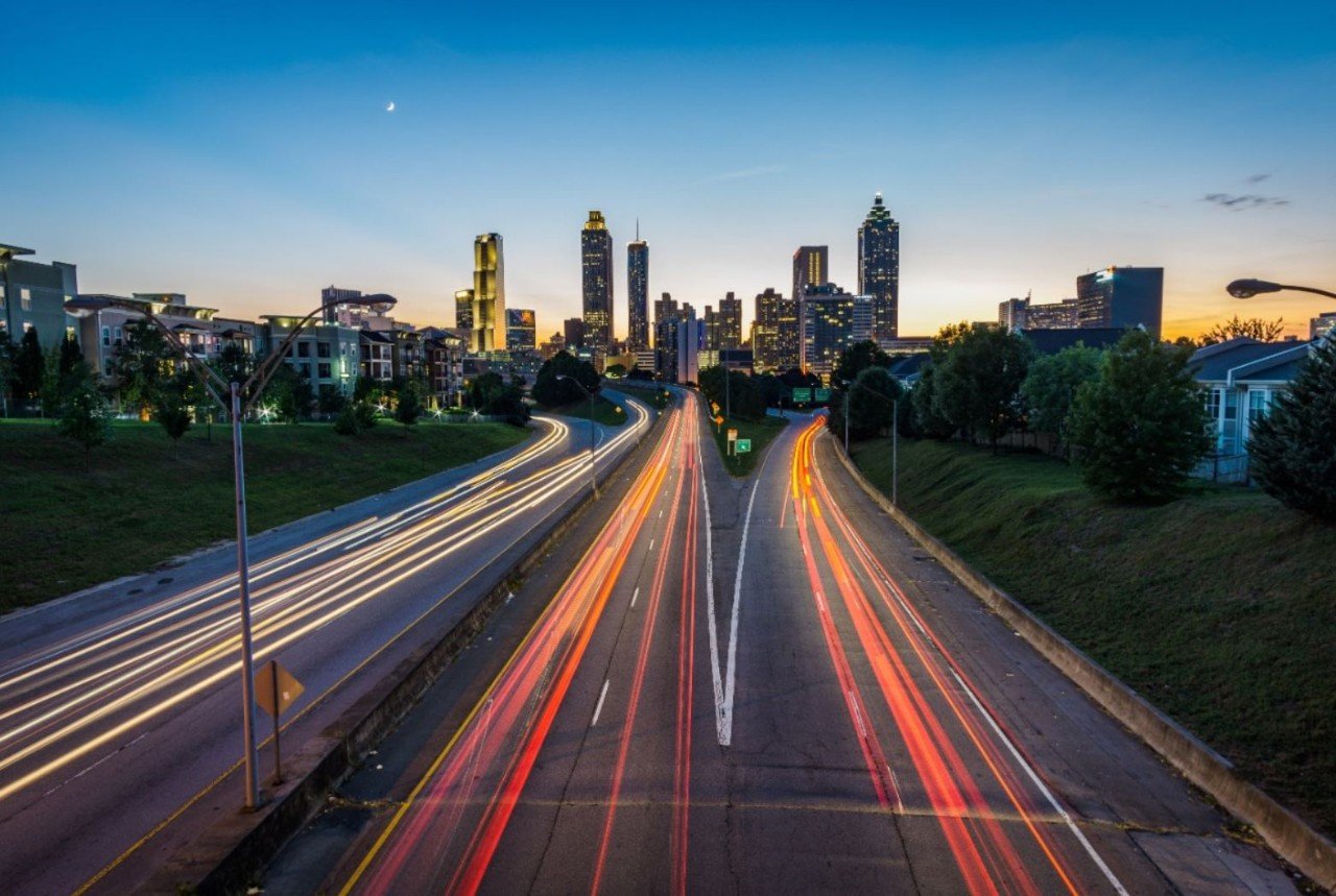 Dálniční známky a mýto v Evropě – kolik stojí, kde koupit a jak zaplatit?