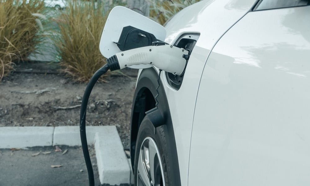 Světový den elektromobilů: Co se za šest let změnilo v Česku i ve světě